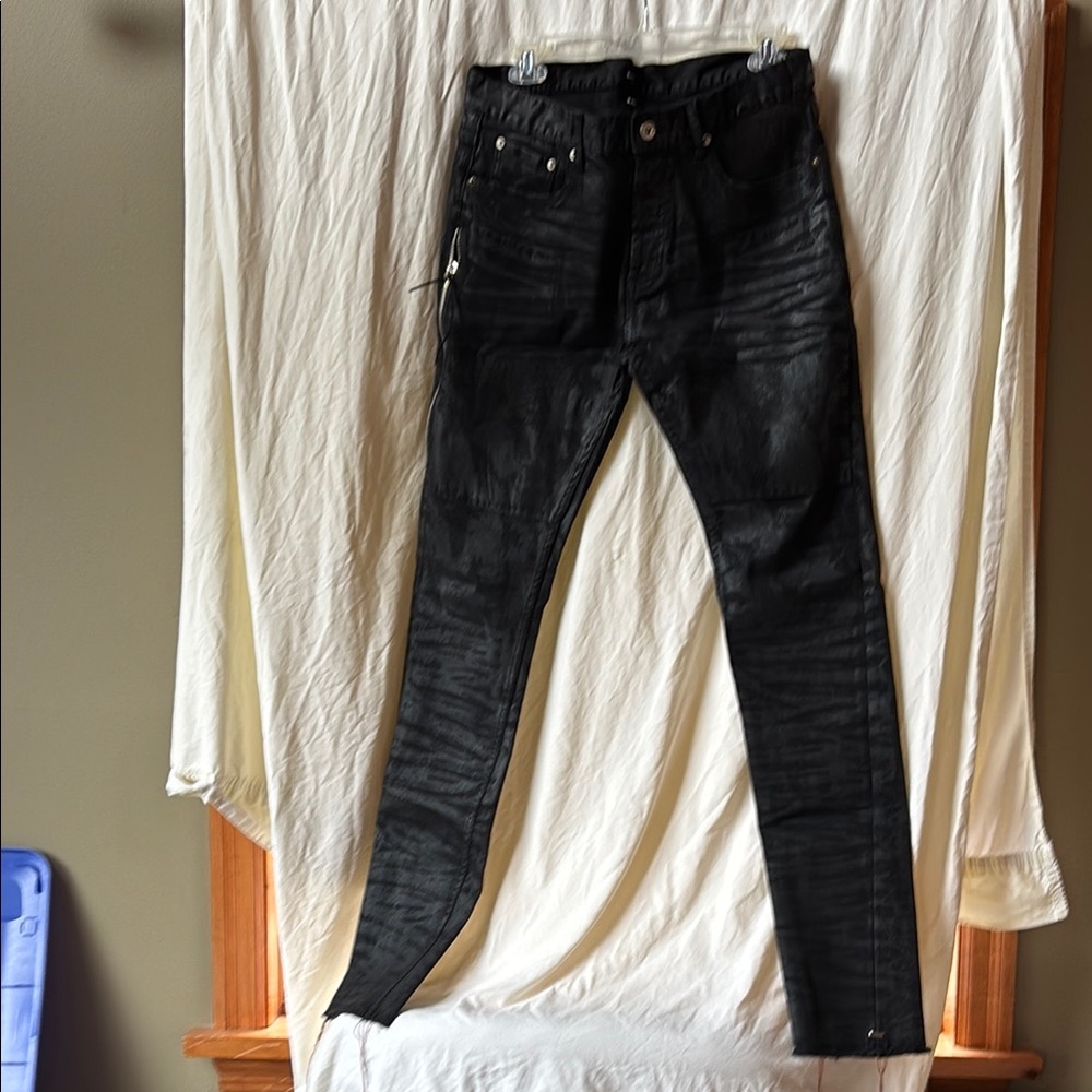 Mr Completely Black Skinny Jeans with Tapered Leg and Distressed Look